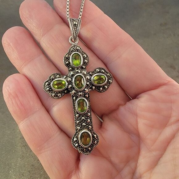 Sterling Peridot Cubic Zirconia Marcasite Cross Pendant Necklace - Picture 4 of 9